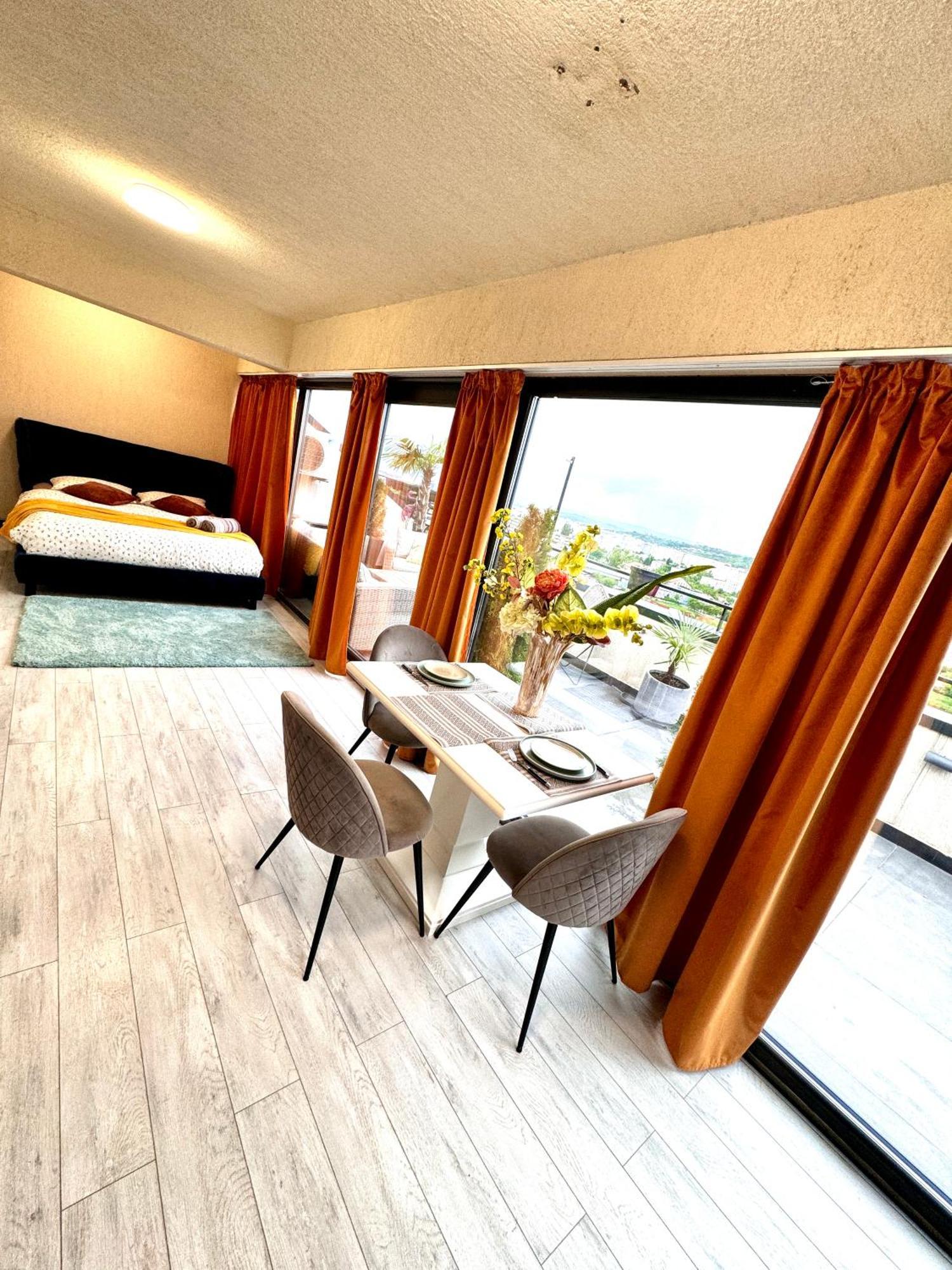 Penthouse Iasi Apartment Exterior foto